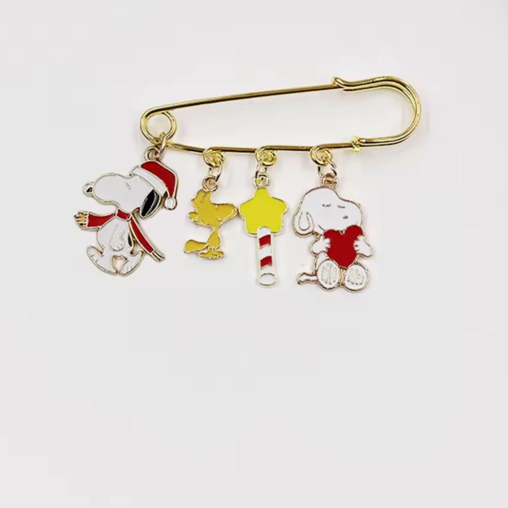 Anime Cute Snoopy Anti-Slip Metal Christmas Cartoon Brooch